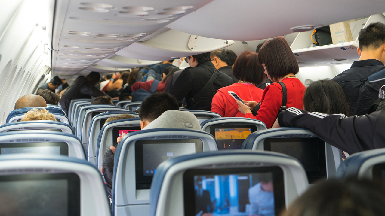 Air Travel’s Latest Headache: The Aisle Lice Controversy Taking Social Media by Storm!