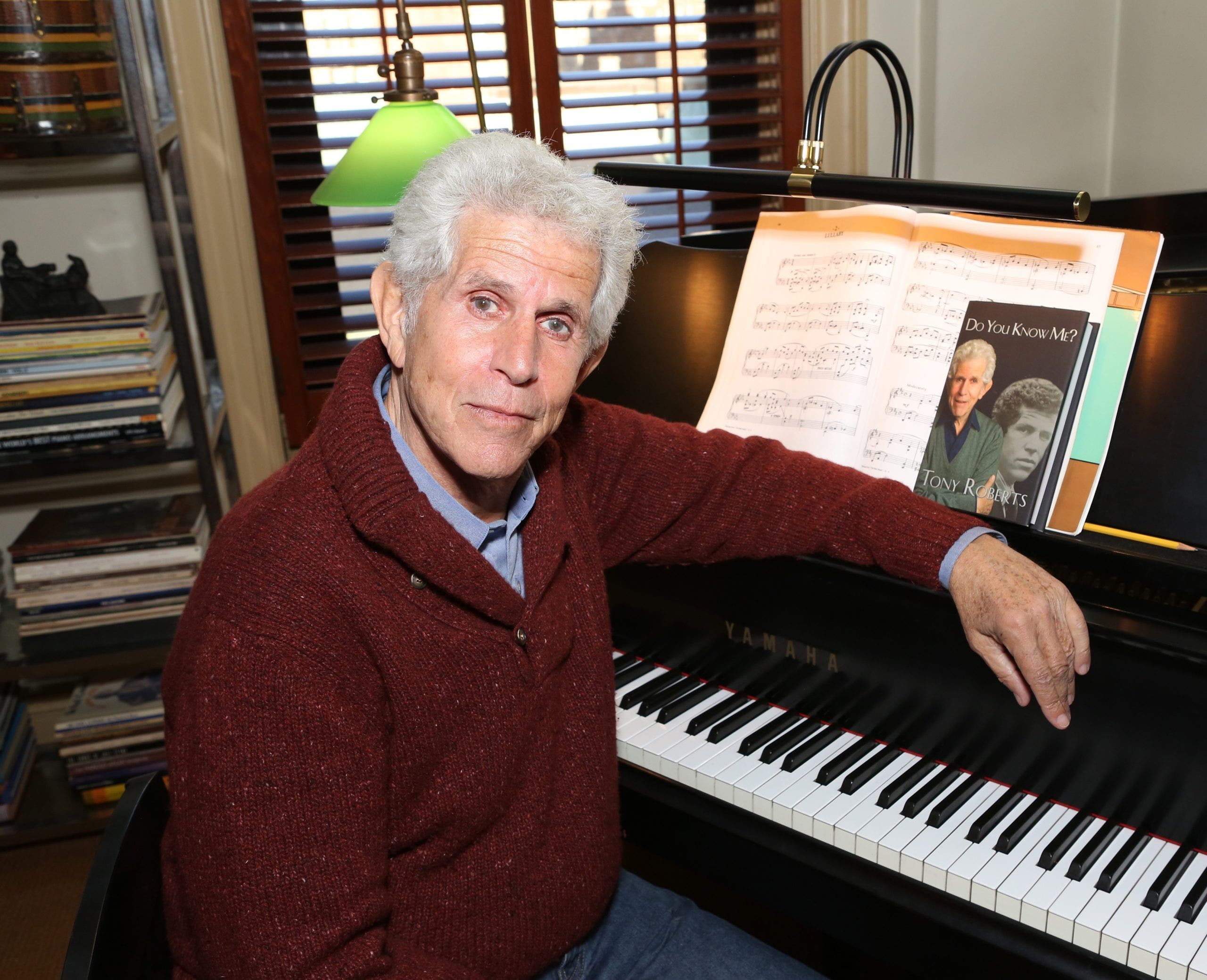 Hollywood Mourns the Loss of Tony Roberts, Beloved Star of Annie Hall and Serpico, at 85