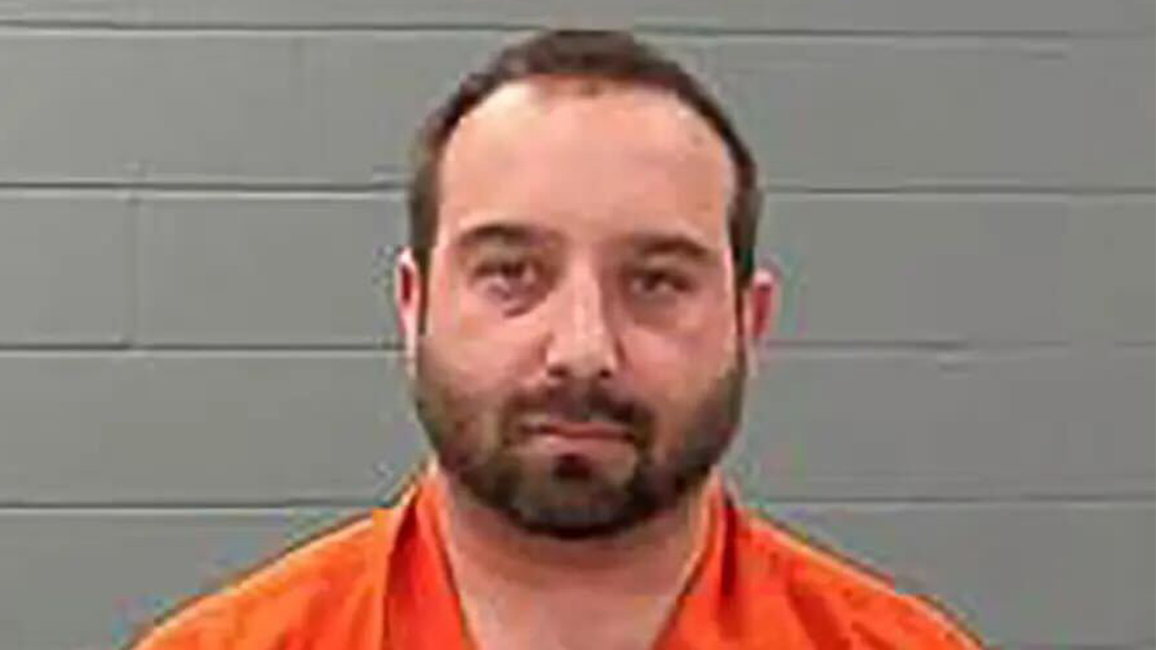 Indiana Officer Faces Charges for Shocking Punishment of 6-Year-Old Daughter in Freezing Temperatures Indiana Officer Faces Charges for Shocking Punishment of 6-Year-Old Daughter in Freezing Temperatures