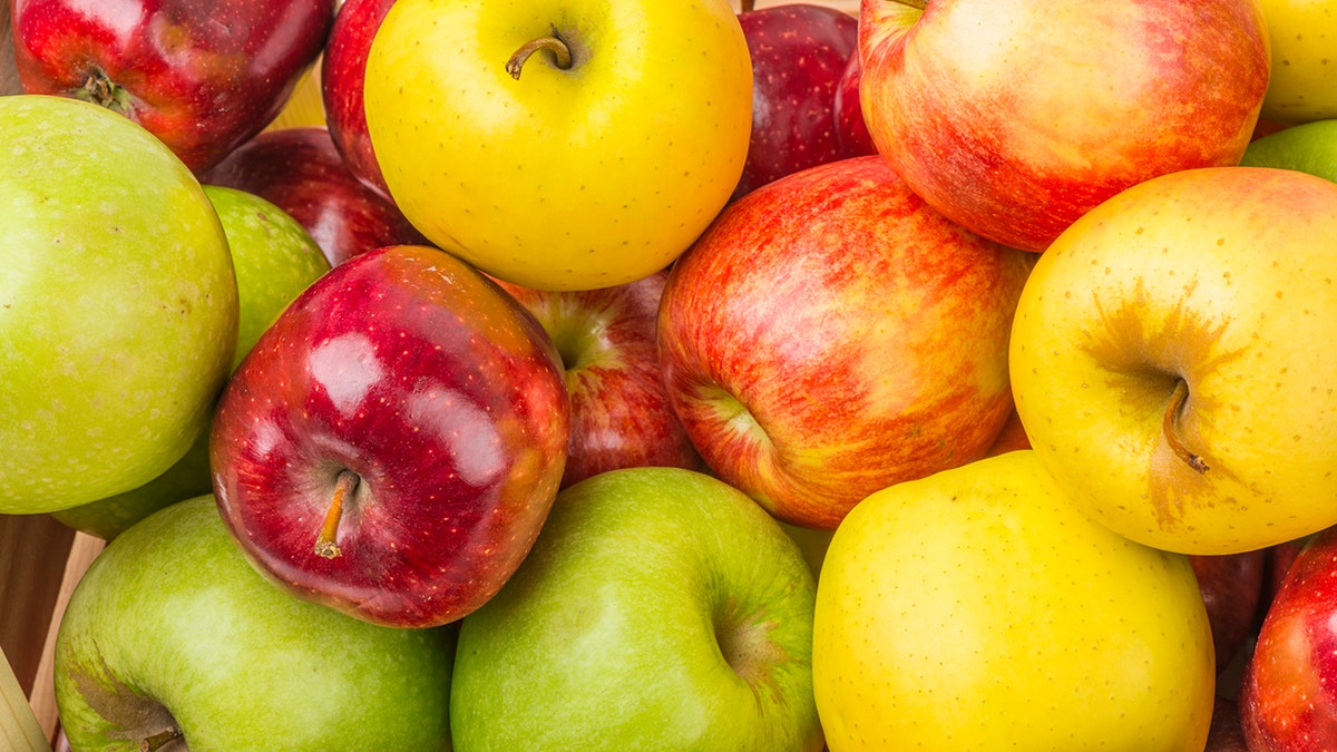 Can the Color of Your Apple Impact Your Health? Discover the Surprising Truth!