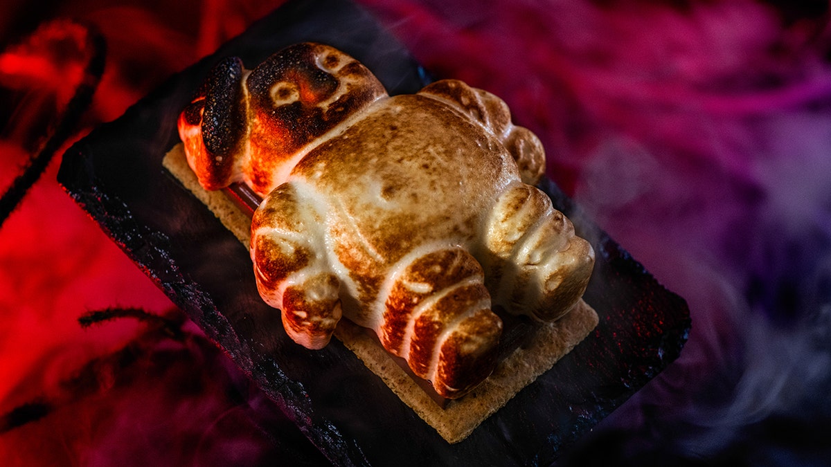 Delectable s'more featuring a Stay-Puft marshmallow.