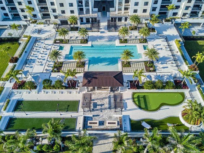 The Ronto Group announced that its Eleven Eleven Central community in downtown Naples is now totally sold out.  The community’s resort style amenities include a 60,000 square foot courtyard amenity deck featuring a 3,200 square foot pool.