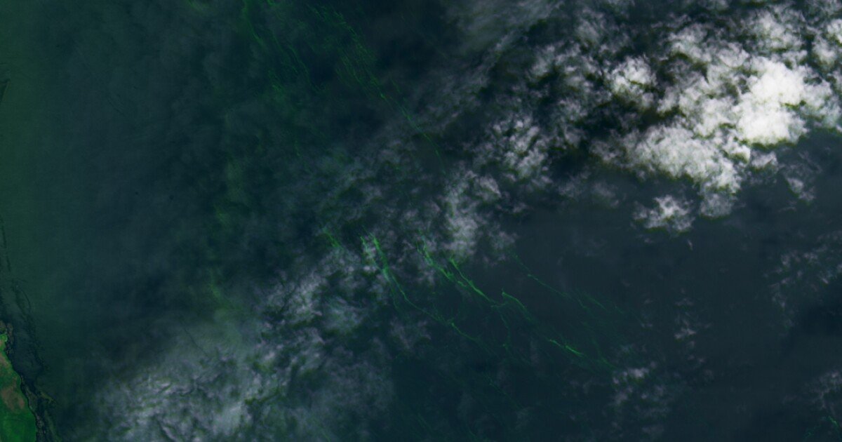 NASA releasing new images of blue-green algae covering 45% of Lake Okeechobee