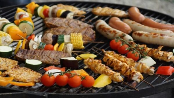 Charcoal vs. Gas Grills: Which One Reigns Supreme?